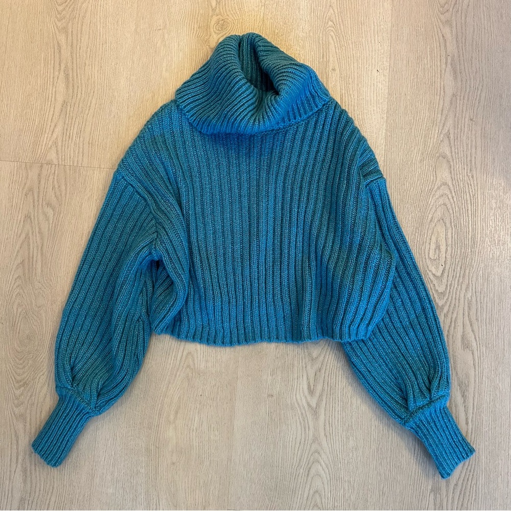 Urban Outfitters Blue Cropped Turtleneck Size S